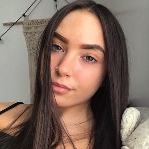 Meet your Posher, Alanis